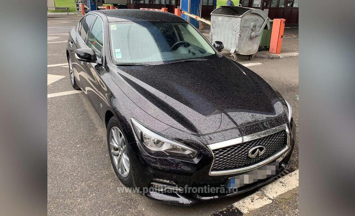 Arad: Mașină, în valoare de 17.800 de euro, căutată de către Franța, descoperită la frontiera Nădlac. Ce explicații a avut șoferul