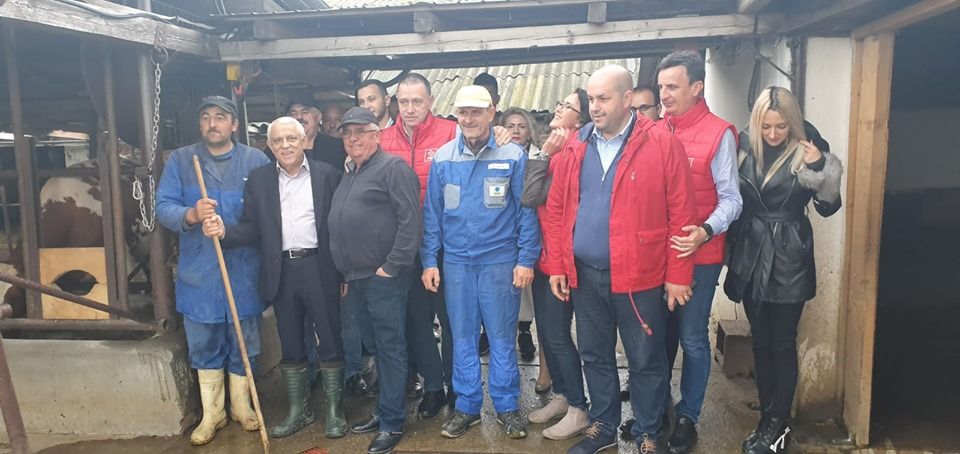 Arad: Ministrul Agriculturii, Petre Daea, tur de forță prin județul Arad. Unde a fost și ce a făcut