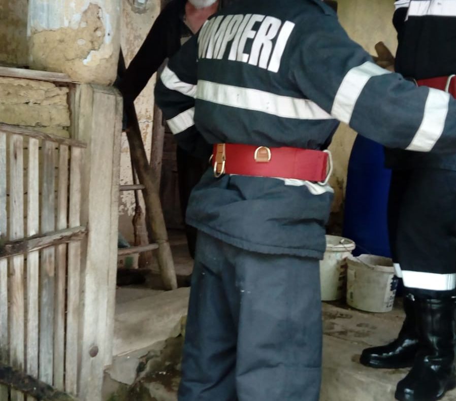 Arad: FOTO VIDEO Persoane evacuate din cauza inundațiilor din județul Arad