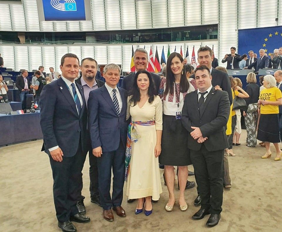 Arad: Europarlamentarul din Arad, Vlad Botoș, în 2 delegații interparlamentare pentru țări din Balcani: Albania și Muntenegru