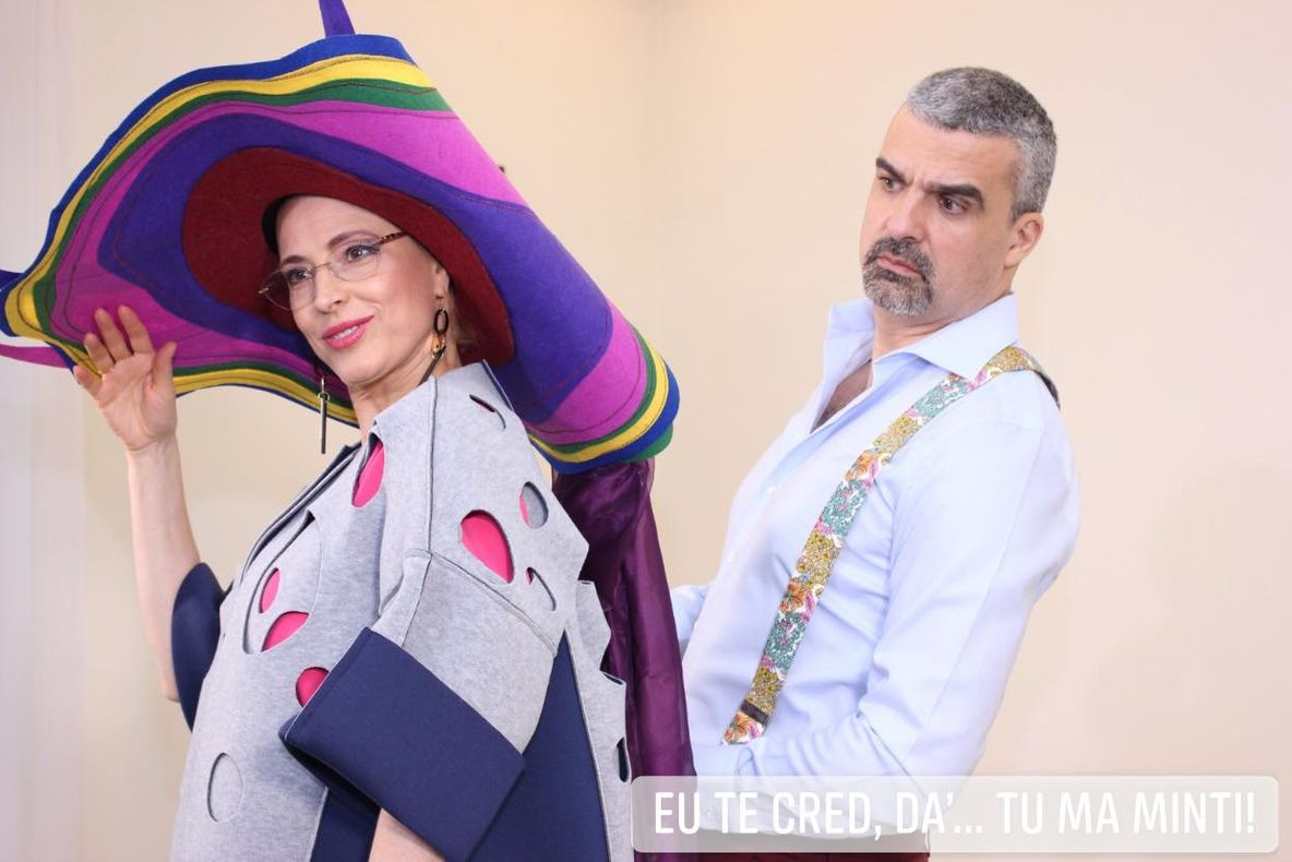 Arad: VIDEO Cunoscuții actori Aurelian Temișan și Monica Davidescu, miercuri, la Teatrul de Vară din Arad, cu comedia "Eu te cred, da' tu mă minți"