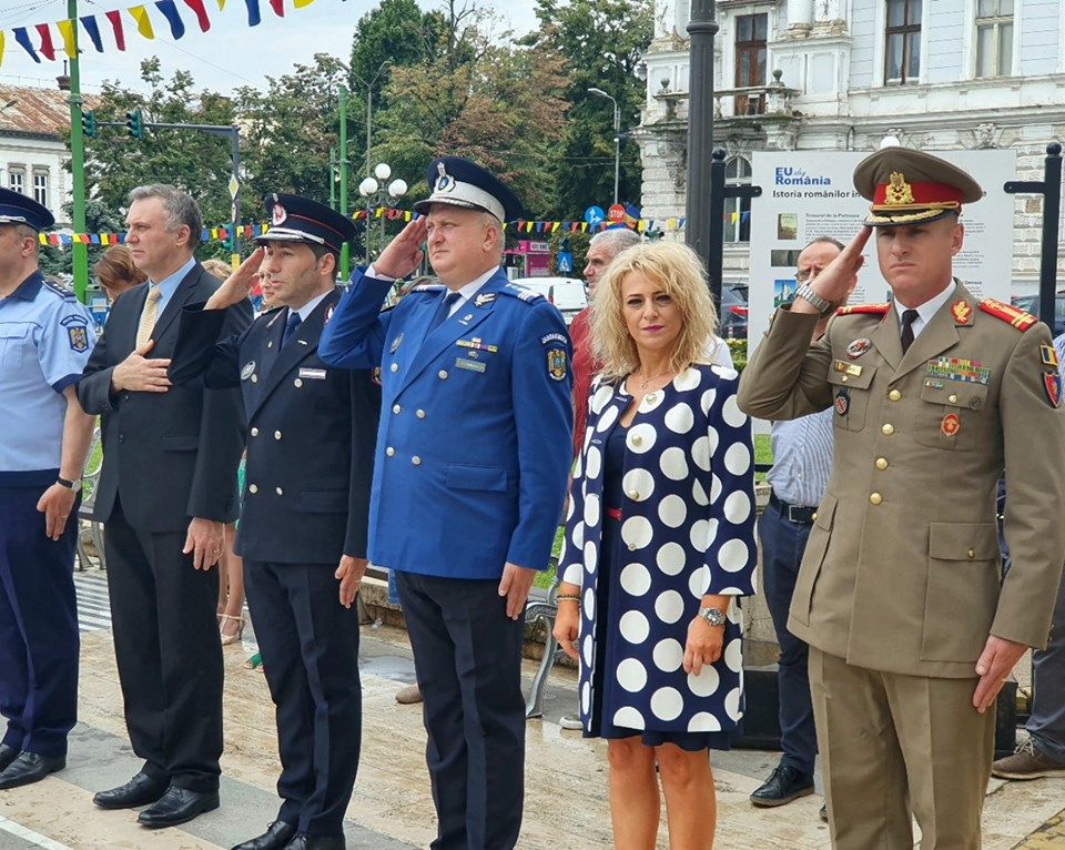 Arad: Câteva zeci de persoane, la Ziua Imnului Național, la Arad