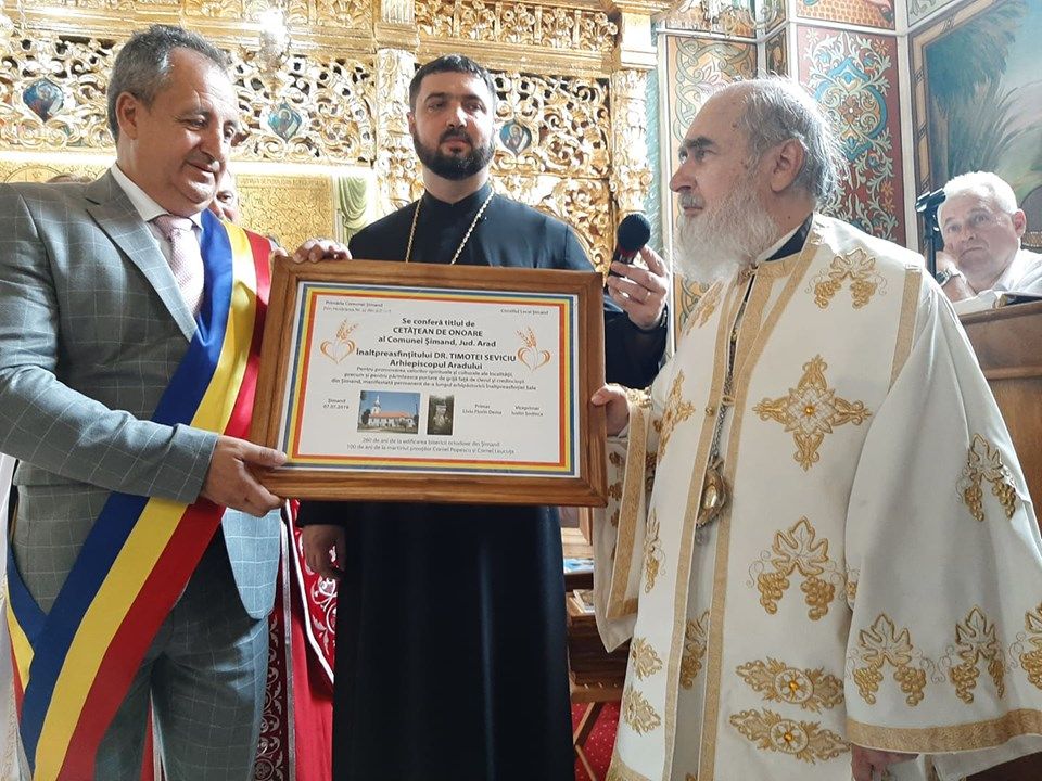Arad: IPS Părinte Arhiepiscop dr. Timotei al Aradului, cetățean de onoare al comunei Șimand, din județul Arad. Motivele