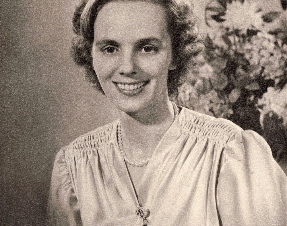 Arad: Regina Ana, comemorată la 3 ani de la trecerea la cele veșnice, printr-o slujbă ce are loc la Lugoj. Familia Regală se află, vara, la Castelul Regal de la Săvârșin