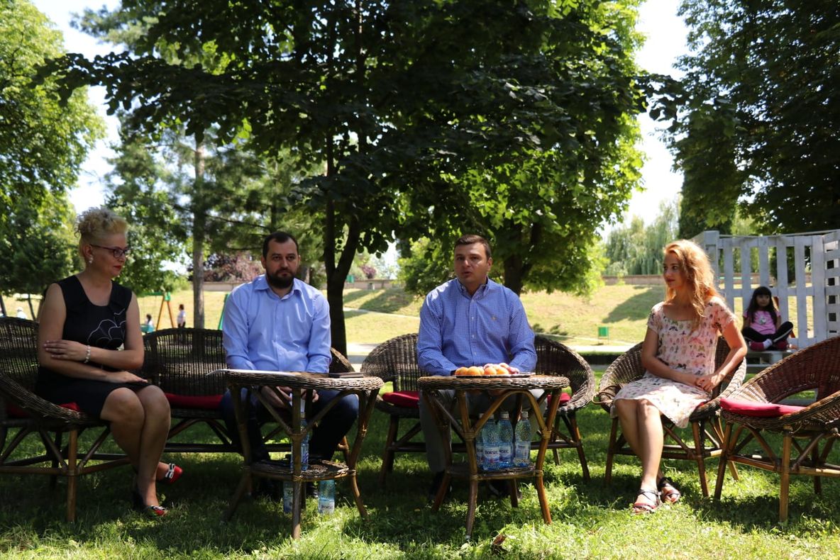 Arad: Două locuri de lectură, în parcurile din centrul municipiului Arad. Multe jocuri și distracție pentru copii și tineri