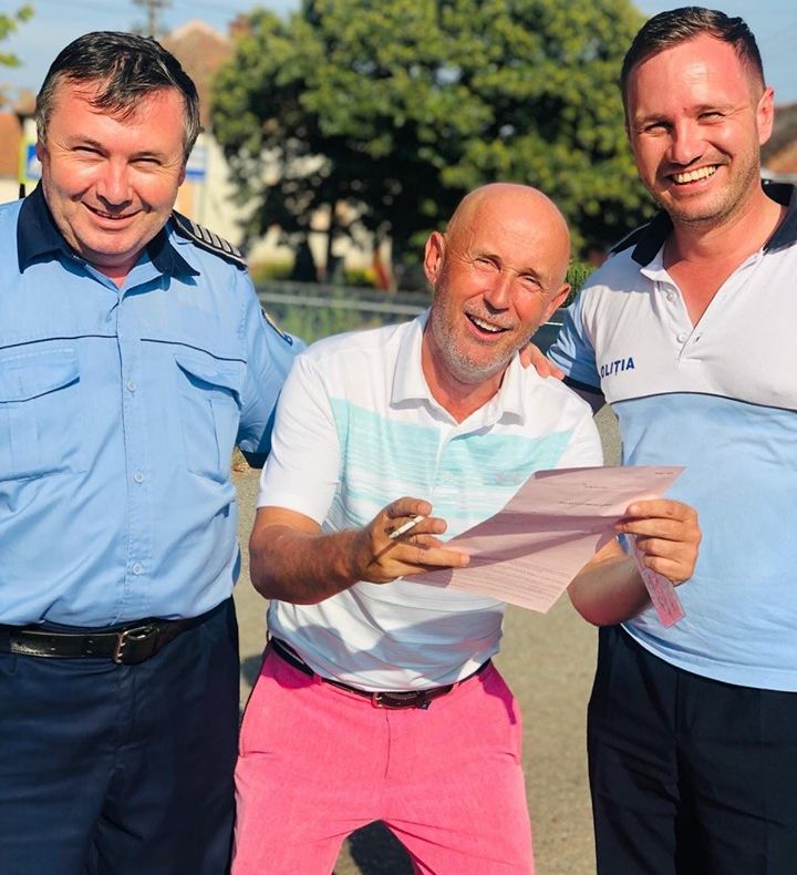 Arad: FOTO Mugur Mihăescu - cunoscutul "Garcea", amendat de către polițiștii din Arad. Reacția neașteptată a celebrului actor