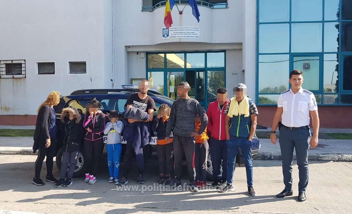 Arad: AUDIO 10 migranți, printre care 5 minori, din Algeria și Palestina, descoperiți când încercau să treacă ilegal frontiera de vest, pe jos, chiar peste câmp