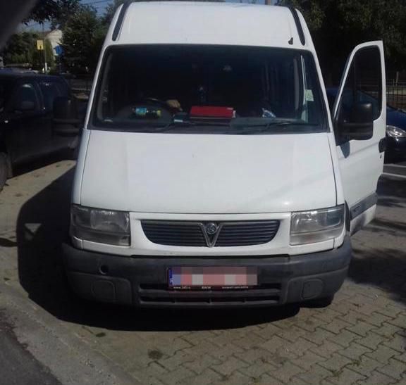 Arad: AUDIO 12 mașini folosite de către "pirații" rutieri, indisponibilizate. Ce au constatat polițiștii