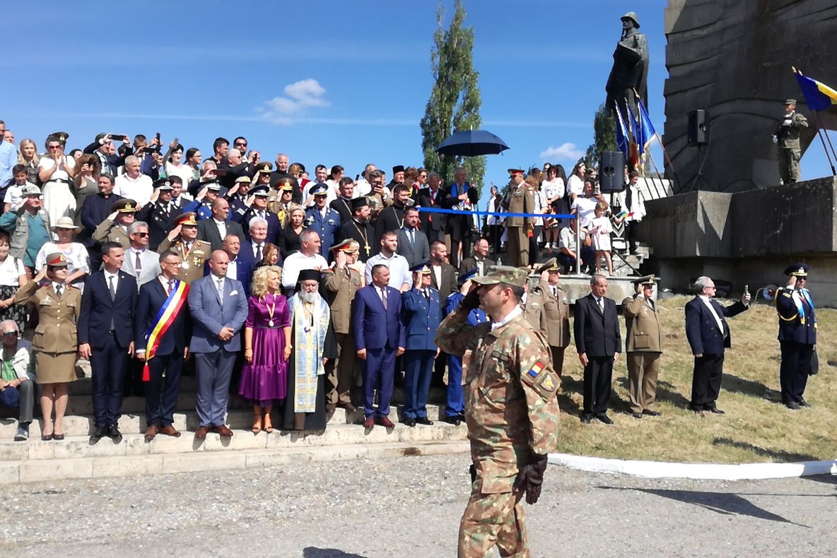 Arad: AUDIO Ziua Armatei României, marcată prin mai multe evenimente de amploare, care încep dimineața și se încheie seara cu retragere cu torțe