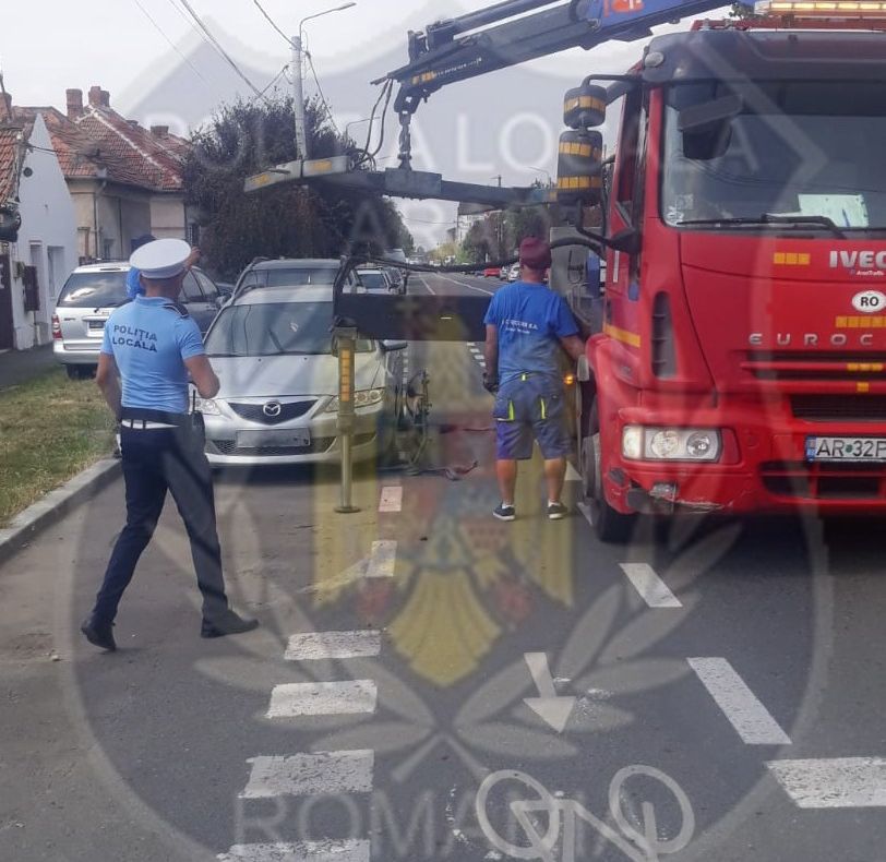 Arad: 30 de mașini abandonate, ridicate de pe străzile din municipiul Arad. Alte 39, în vizorul Poliției Locale