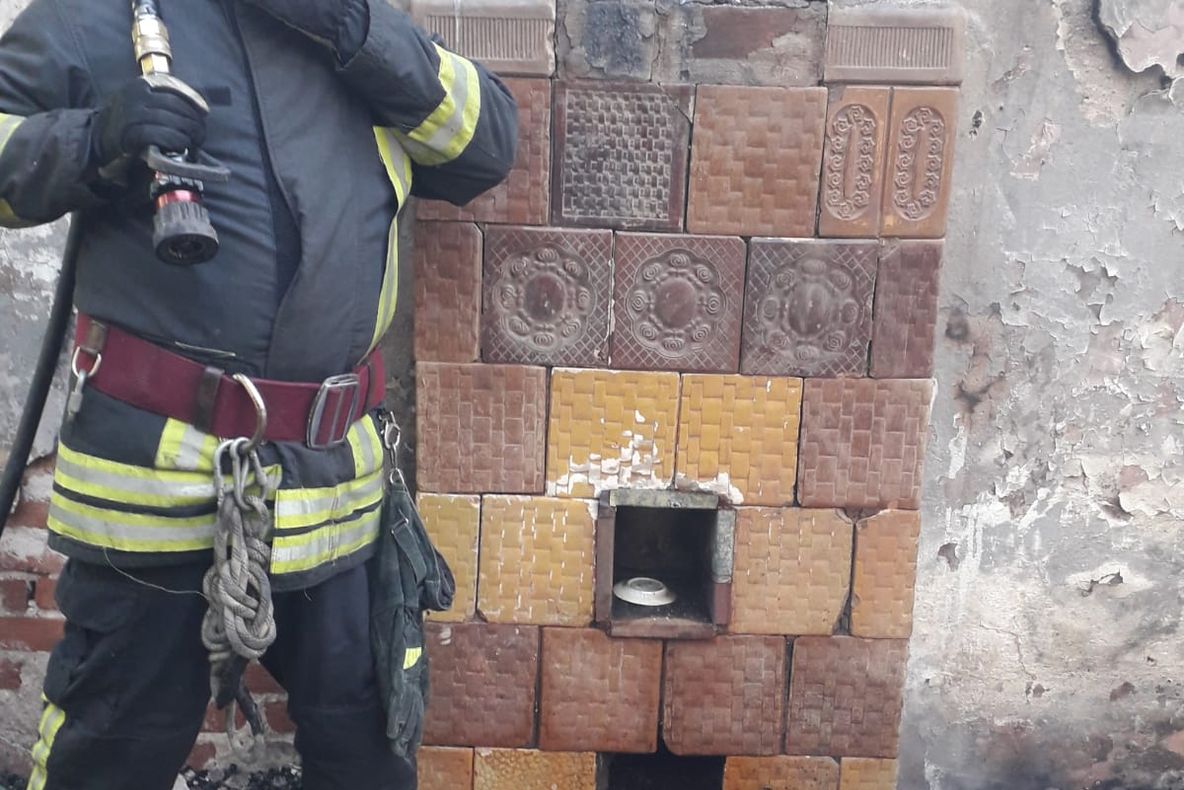 Arad: AUDIO FOTO VIDEO Incendiu puternic la o fostă unitate militară din Arad. Ce s-a întâmplat din cauza blocajului dintre MApN și Primăria Municipiului Arad 