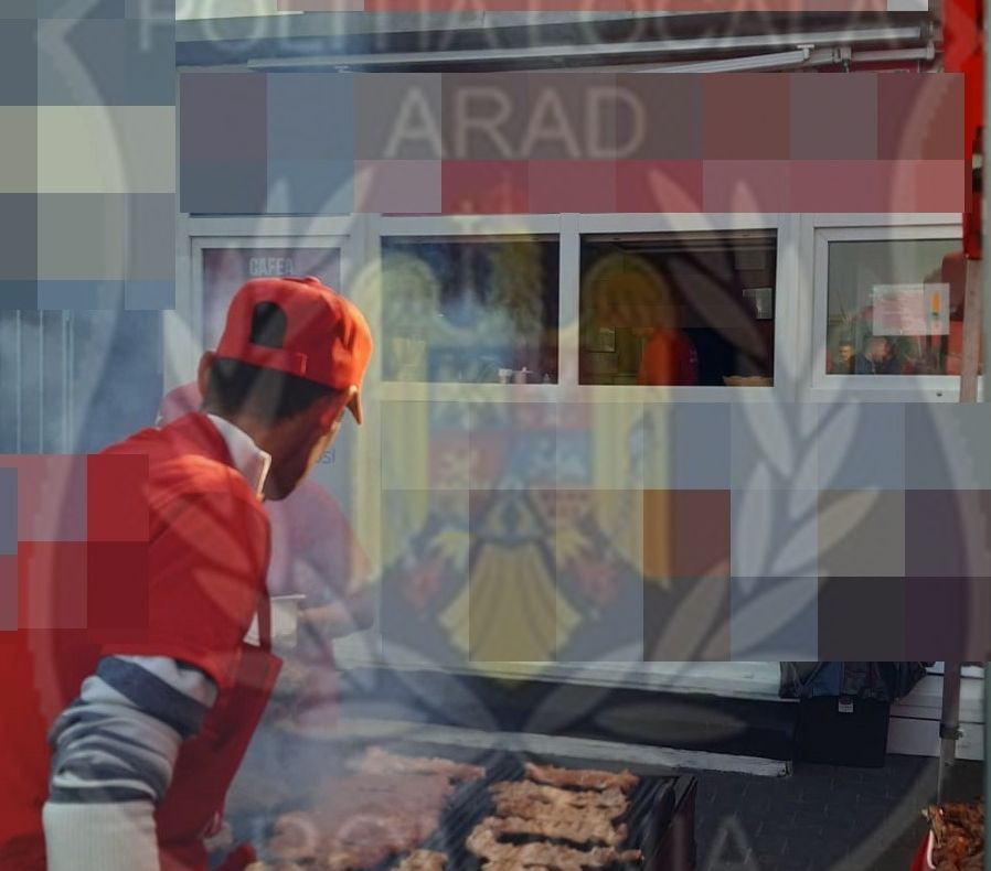 Arad: Amenzi de 7.500 de lei, pentru mai multe gherete de alimentație publică din Piața Obor din Arad. Ce nereguli au găsit polițiști locali