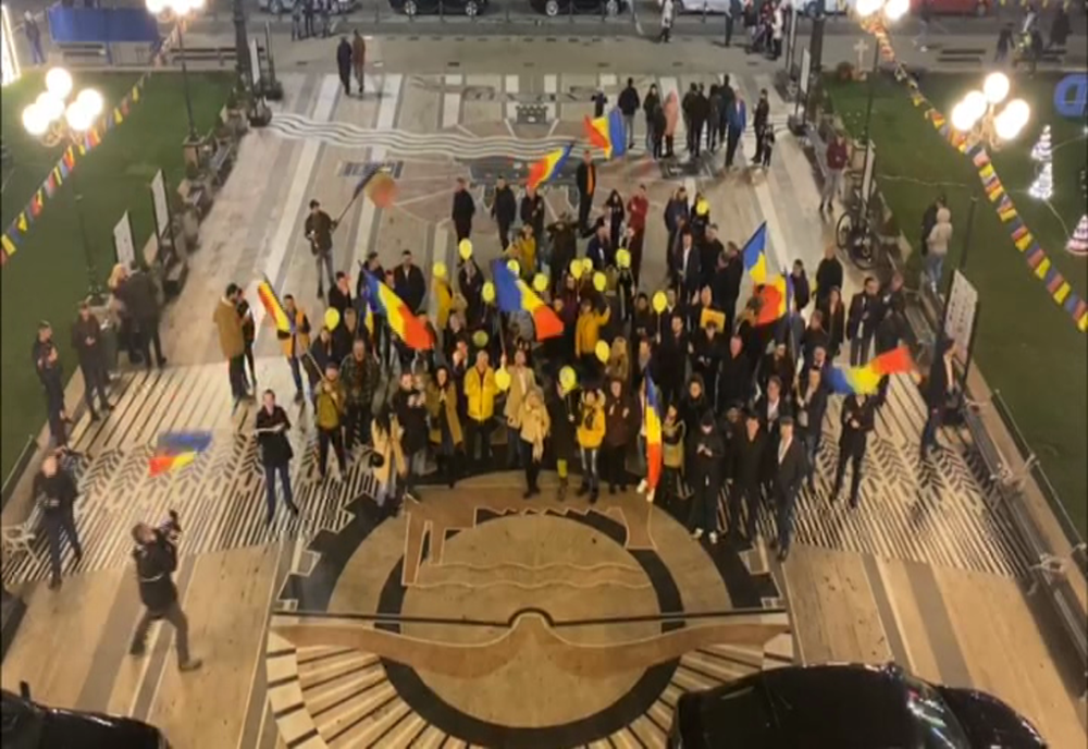 Arad: FOTO VIDEO PNL Arad a sărbătorit victoria lui Klaus Iohannis, în centrul Aradului