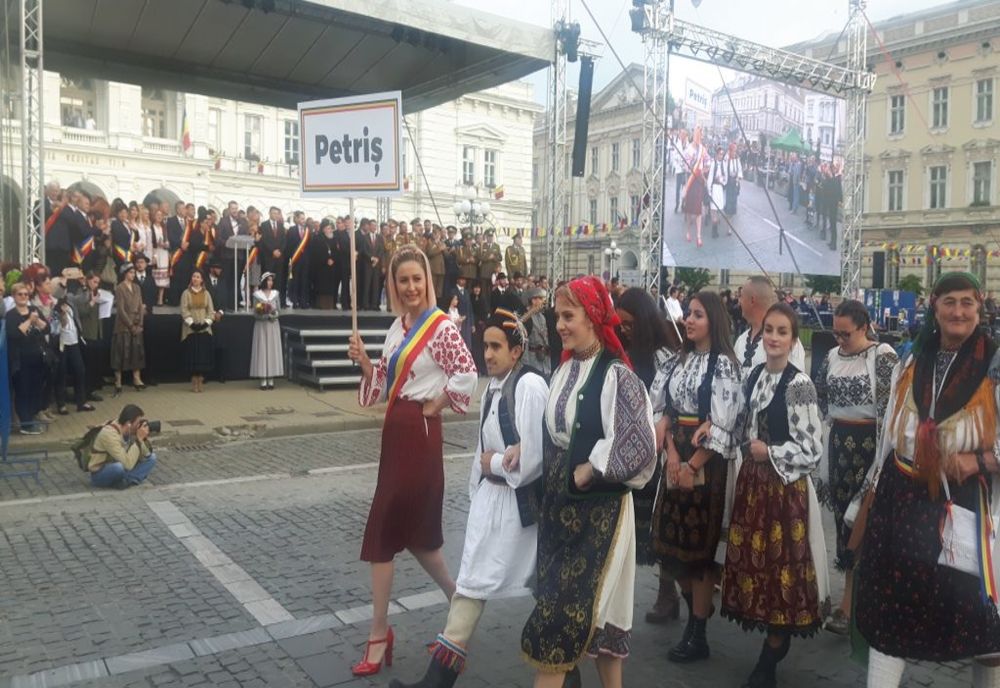 Arad: AUDIO Trei mega-concerte și parada costumelor populare, pentru a marca Ziua Națională la Arad
