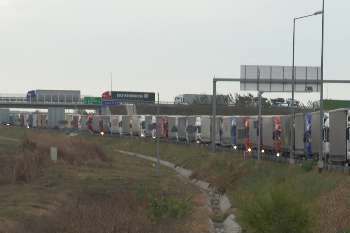 Arad: Ministrul Marcel Vela: Punctul de trecere Nădlac 2 ar putea fi rezervat strict transportului de marfă