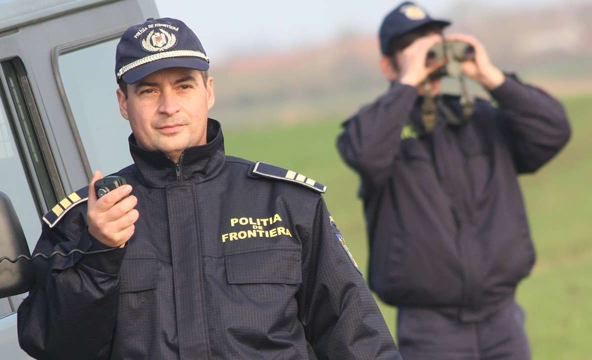 Arad: Cetățean din Egipt, descoperit de către polițiștii de frotieră din Arad când încerca să iasă ilegal din România, pe jos, chiar peste câmp