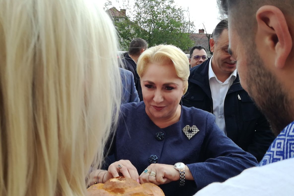 Arad: FOTO VIDEO Ce le transmite premierul demis Viorica Dăncilă parlamentarilor PSD care ar putea fi tentați să trădeze partidul la votul viitorului Guvern