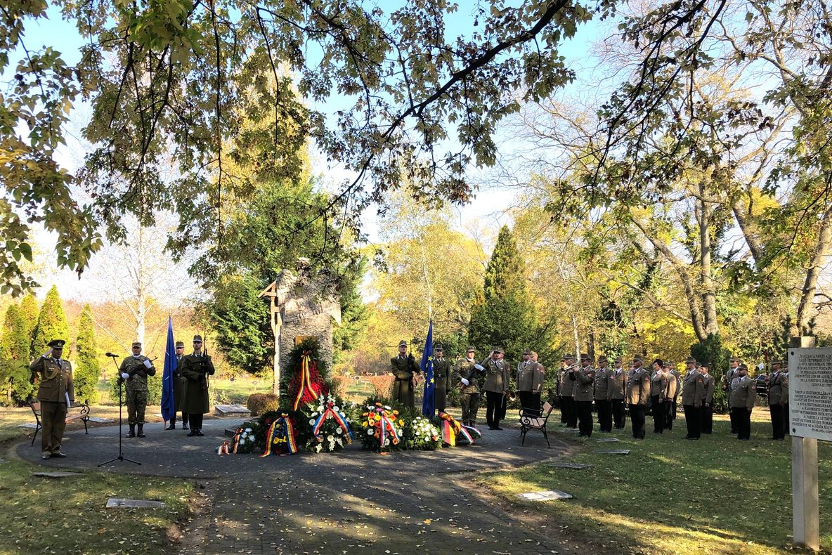 Arad: FOTO Eroii români, comemorați de "Ziua Morților", în mai multe localități din Ungaria