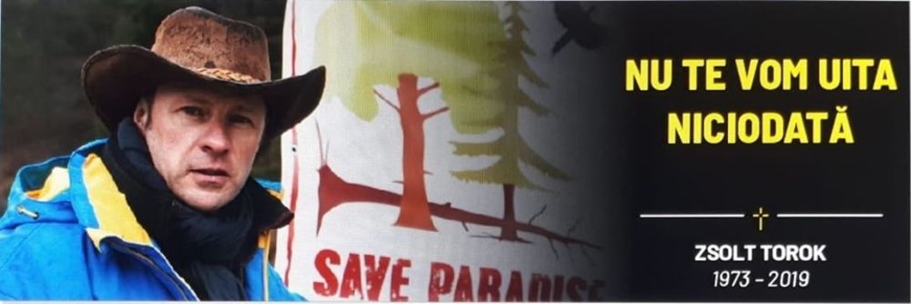 Arad: FOTO Cunoscutul alpinist Török Zsolt, imaginea de pe două bannere care promovează "Marșul pentru Păduri", care are loc duminică în România 