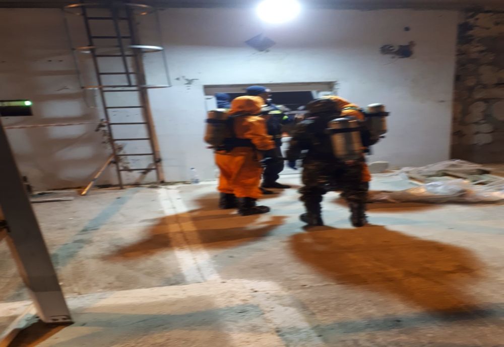 Arad: AUDIO FOTO Misiune pentru echipajul CBRN al ISU Arad. Ce au descoperit salvatorii din Arad într-o fermă de pui din Bihor