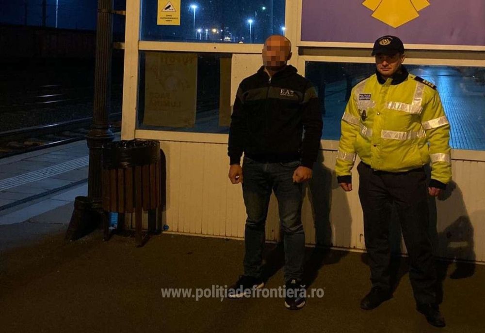  Arad: Documente de identitate false, de peste 1.000 de euro, vehiculate la frontiera cu Ungaria