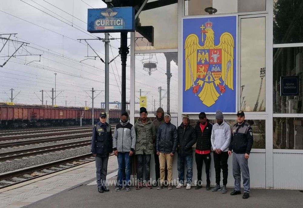 Arad: 7 cetățeni din India, cu acte românești false de 1.000 euro fiecare, descoperiți la frontiera de vest a României