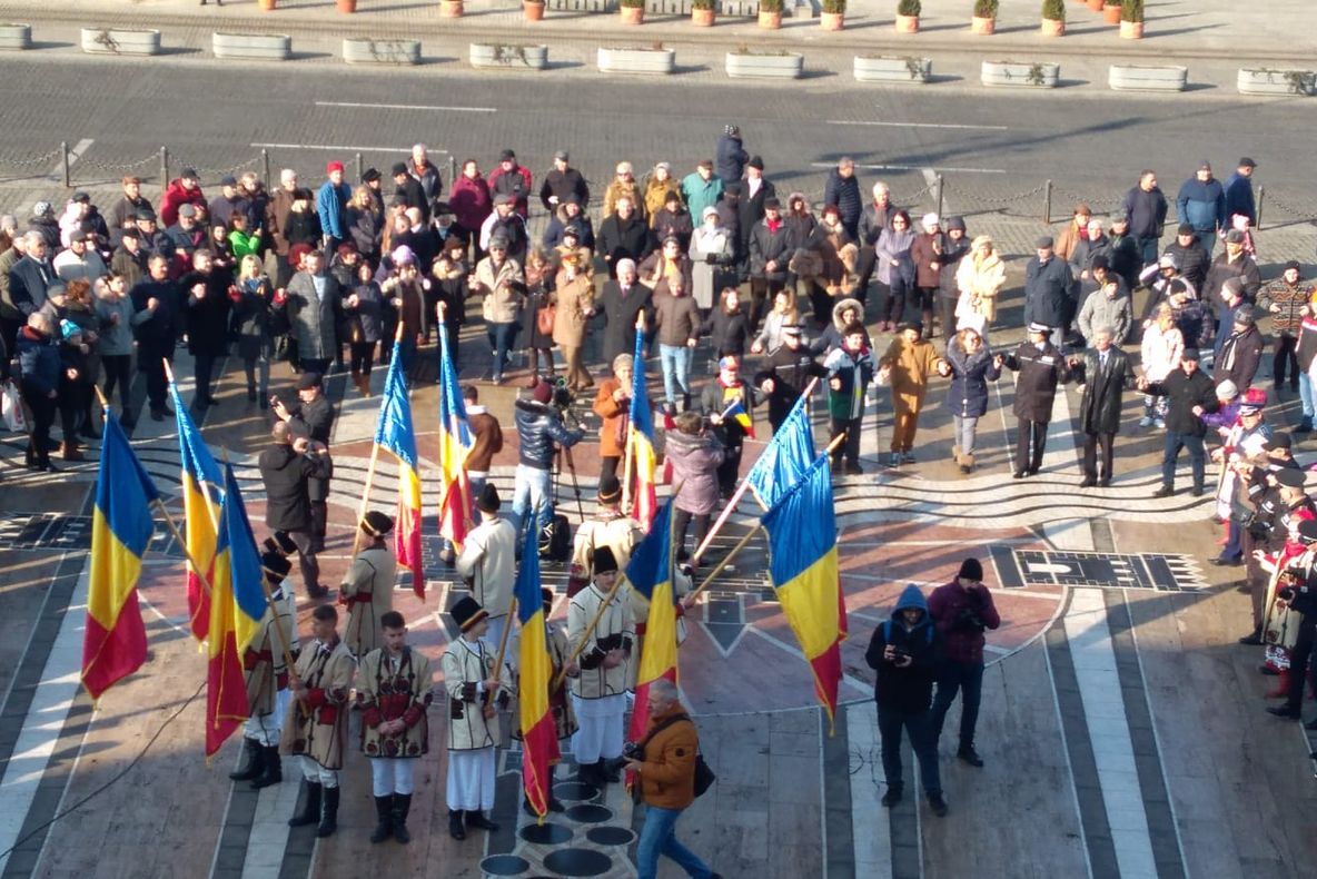 Arad: Hora Unirii cu cca 250 de persoane, în centrul Aradului