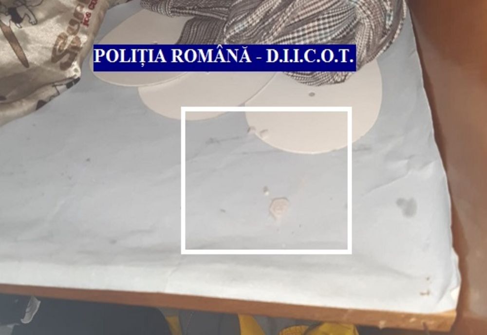 Arad: AUDIO FOTO VIDEO Traficant de droguri, reținut după ce a vândut droguri unui agent sub acoperire