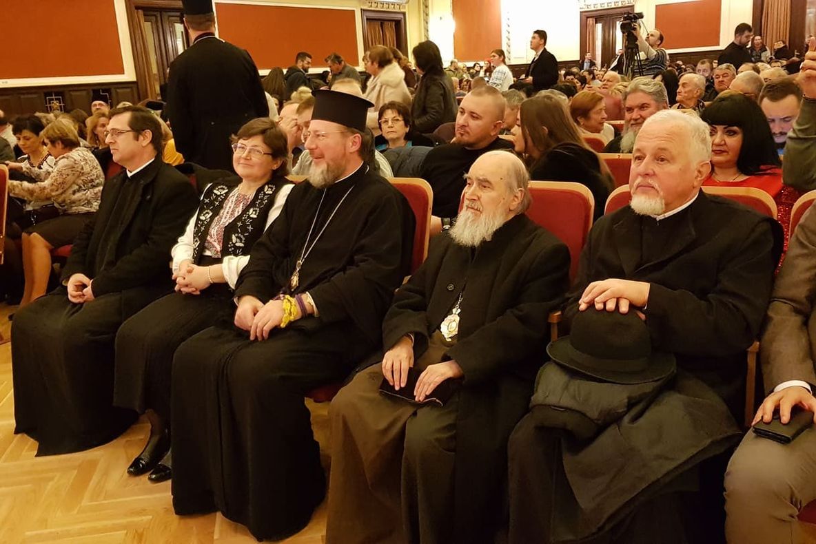 Arad: Concertul de caritate prin care Arhiepiscopia Aradului a donat 8.000 USD pentru Spitalulul Județean Arad, în presa internațională