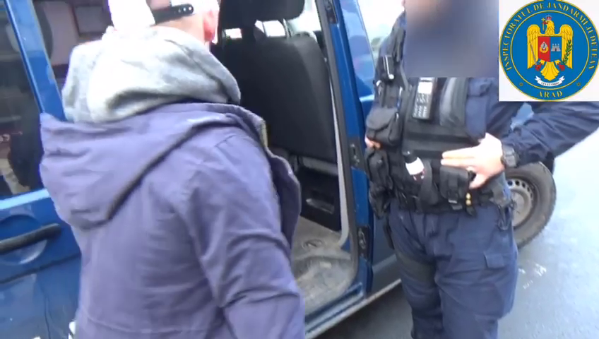 Arad: AUDIO VIDEO Momentul în care jandarmii din Arad prind traficanți de țigări care se pregăteau să alimenteze piața cu marfă de contrabandă