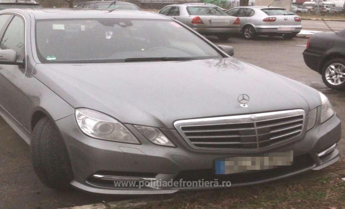 Arad: Mașină de 12.000 de euro, căutată de către Germania, descoperită la frontiera de pe autostrada Nădlac-Arad 