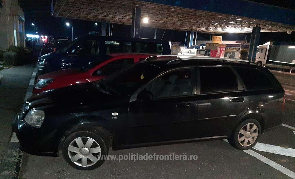 Arad: Mașină căutată de către Germania, descoperită la frontiera de pe autostrada Nădlac-Arad. Ce a spus șoferul
