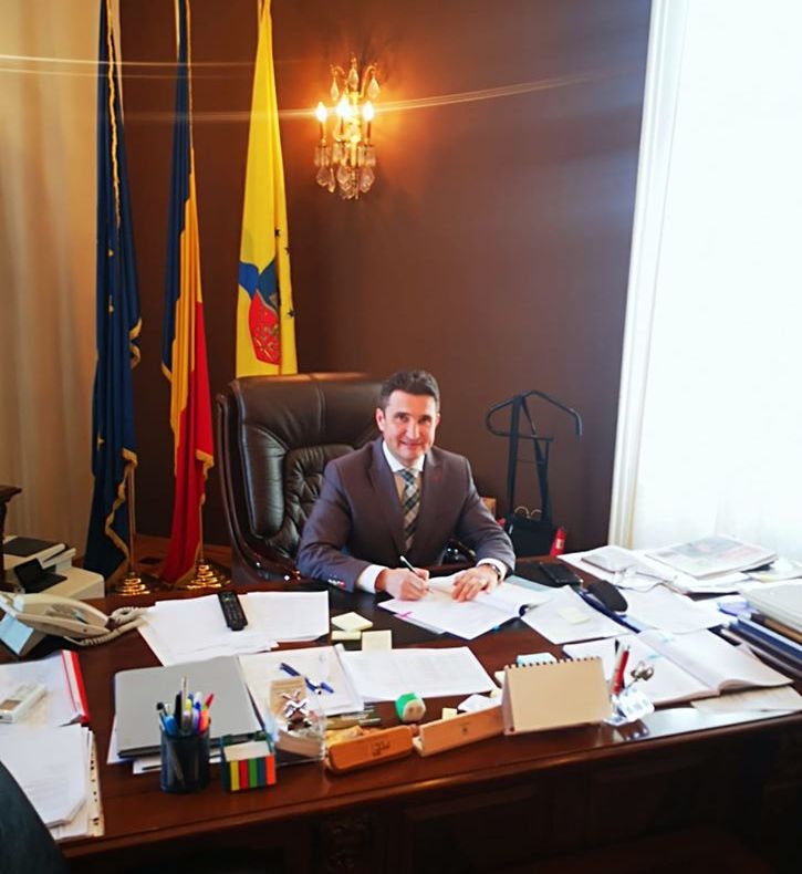 Arad: AUDIO FOTO Centru multifuncțional pentru persoanele defavorizate, în valoare de peste 1 milion de euro, în Arad. Ce spune primarul Călin Bibarț