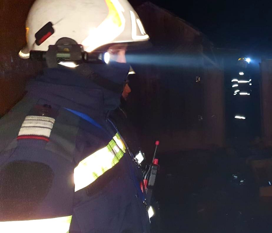 Arad: AUDIO FOTO VIDEO Noapte de foc pentru pompierii din Arad. Salvatorii s-au luptat cu 2 incendii mari