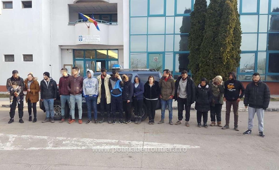 Arad: Presiune tot mai mare pe frontiera de vest: 34 de migranți, cu vârste cuprinse între 10 luni și 48 de ani, descoperiți în doar câteva ore
