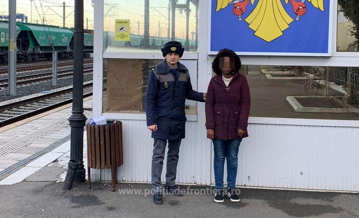 Arad: Femeie din Insulele Comore, cu acte falsificate la frontiera de vest