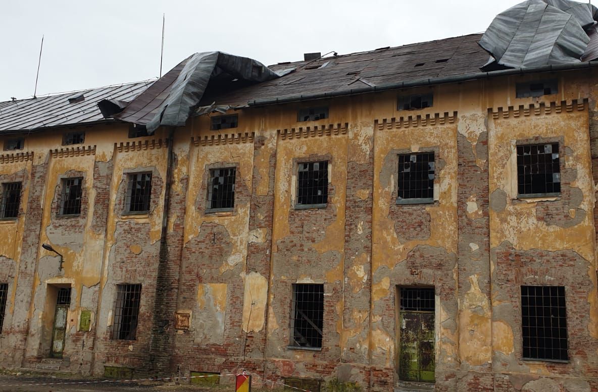 Arad: AUDIO FOTO VIDEO Acoperișul unei mori din județul Arad, ridicat de vântul puternic. Ce spun autoritățile