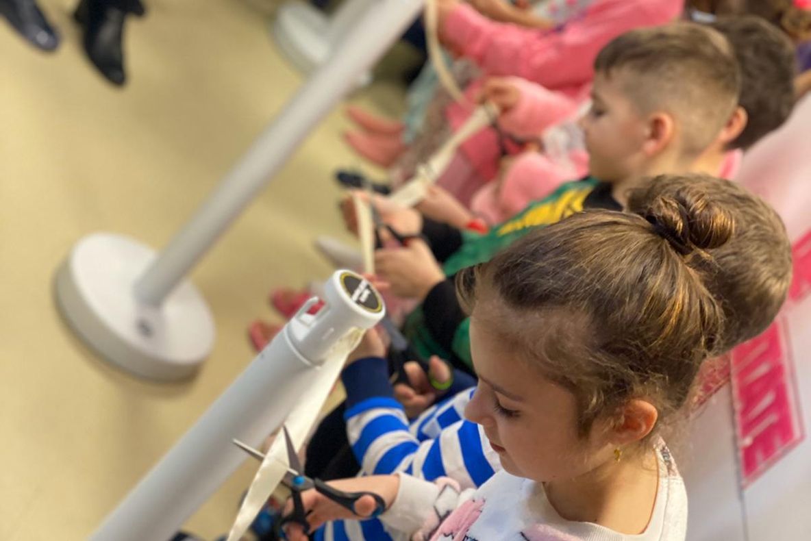 Arad: Ambulatoriul Integrat al Compartimentului de Boli Infecțioase Copii, în circuit medical. General managerul unei mari companii, Aniela Mladin, desemnată "Ambasador al Voluntariatului în județul Arad"