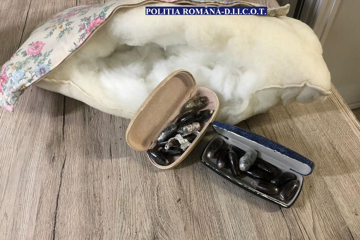 Arad: Droguri din Italia, confiscate de DIICOT în punctul de trecere a frontierei Nădlac