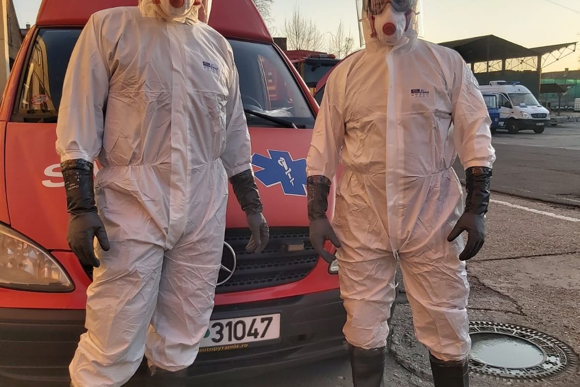 Arad: AUDIO Circa 30 de salvatori din Arad, în fiecare zi, în misiunile anti-coronavirus. Plus incendii și intervenții SMURD