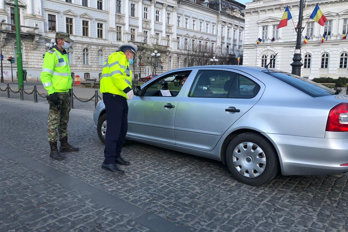 Arad: 56 de amenzi în valoare totală 130.000 de lei ca urmare a nerespectării ordonanțelor militare, la Arad
