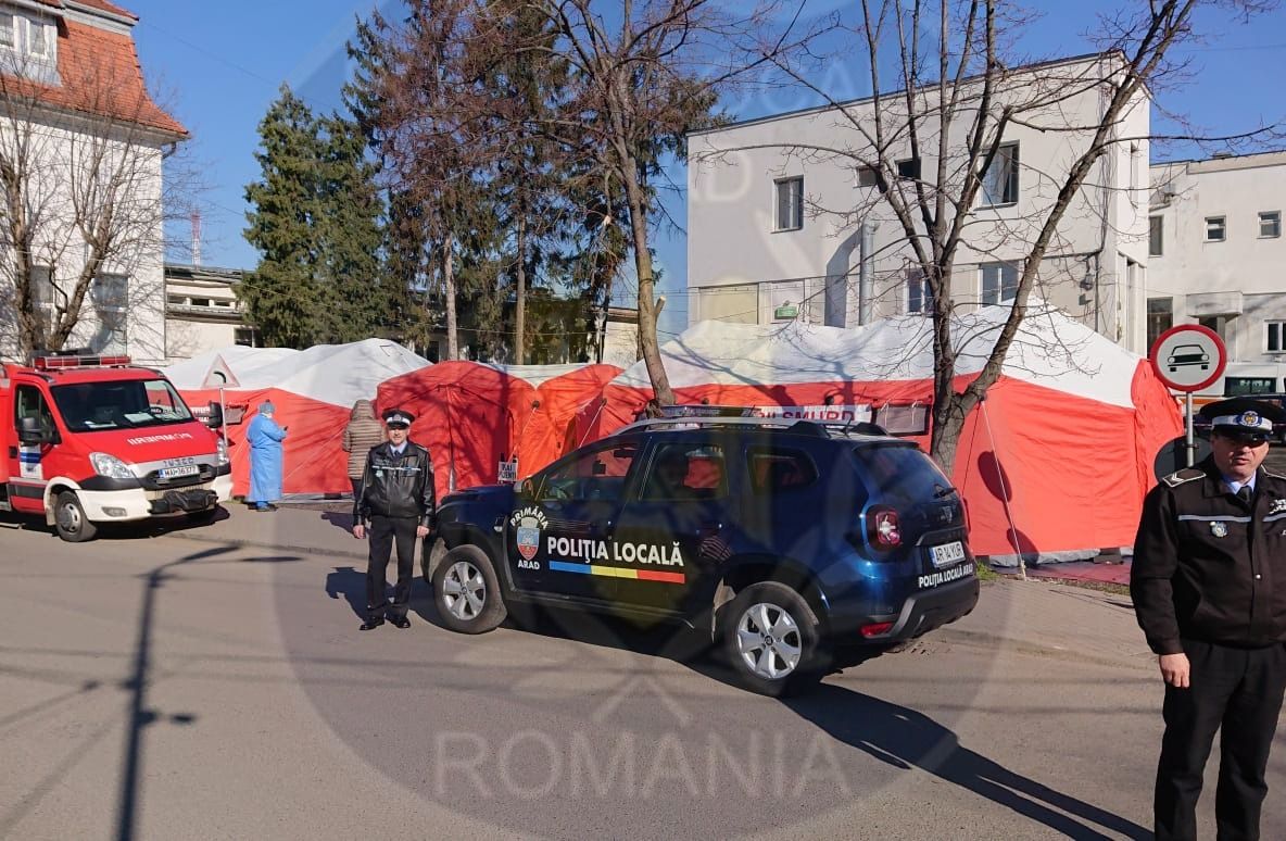 Arad: Autoizolații la domiciliu din Arad, controlați de mai multe ori pe zi pentru a nu pleca de acasă. Peste 70 de polițiști locali, în lupta cu extinderea coronavirusului