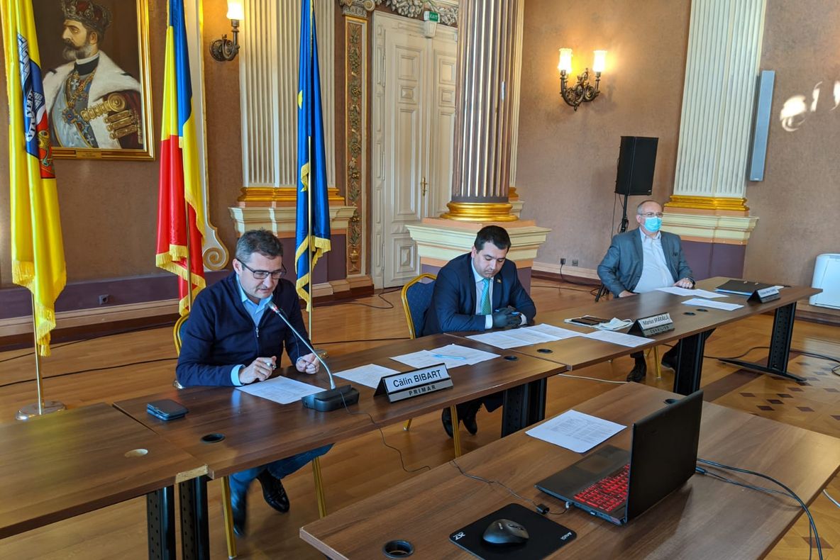 Arad: AUDIO 2,7 milioane de lei, pentru serviciile de dezinfecție și 60.000 lei pentru termometre cu infraroșu. Ce spune primarul Aradului despre cum se va interveni