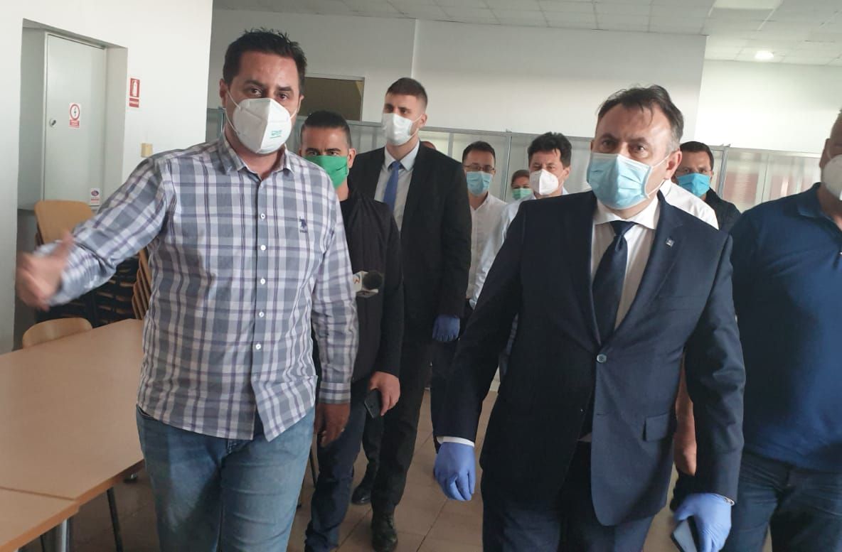 Arad: FOTO VIDEO Ministrul Sănătății, Nelu Tătaru: Vârful epidemiei în România ar trebui să rămână la 10.000-12.000 de cazuri, dacă s-au respectat condiţiile de Paşte