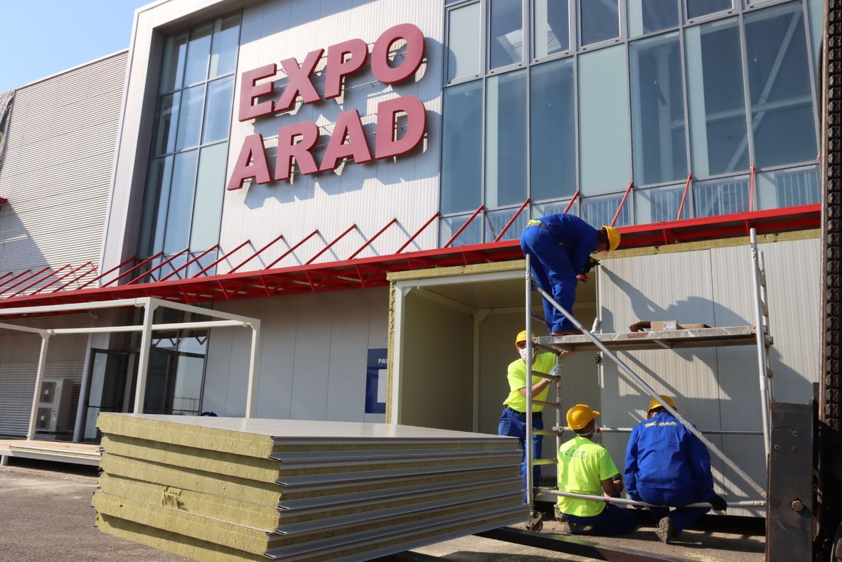 Arad: AUDIO Primul spital de campanie deschis de către autoritățile locale din România, cel de la EXPO Arad, va fi păstrat în cazul în care va exista un al doilea val de îmbolnăviri de COVID-19