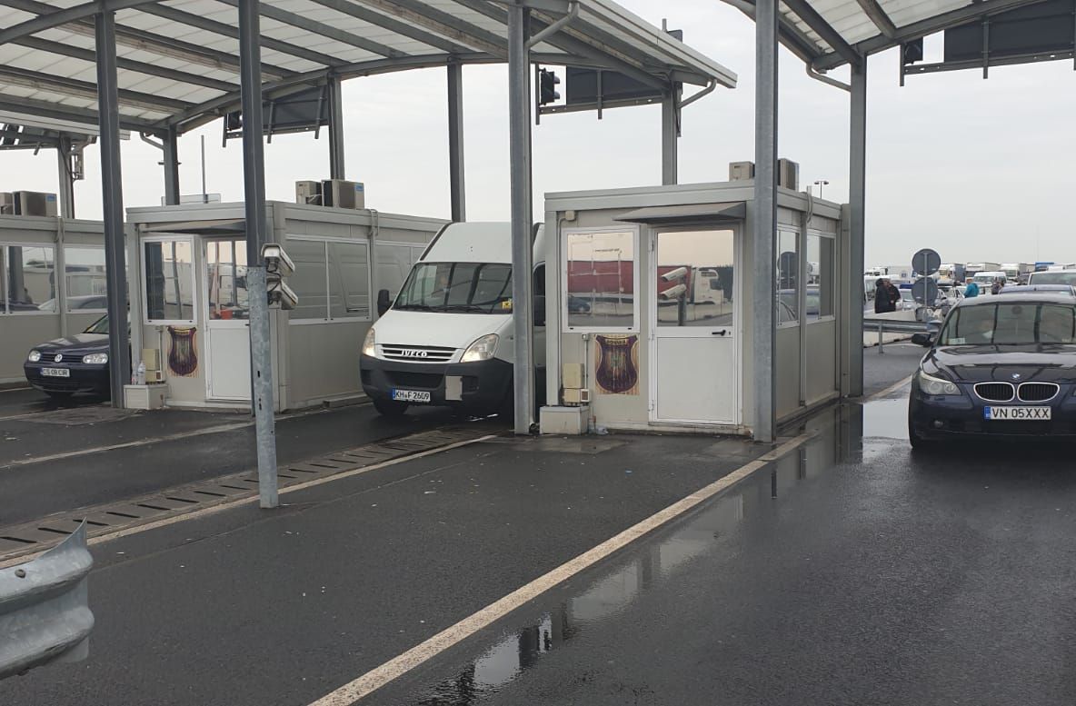 Arad: Nădlac I se menţine aglomerat, dar cu mai puţine tranzitări în ultimele 24 de ore