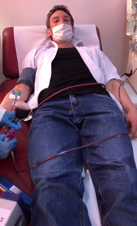 Arad: VIDEO Prima recoltare de plasmă prin procedeul de plasmafereză, de la un medic din Arad, vindecat de COVID-19. Motivul