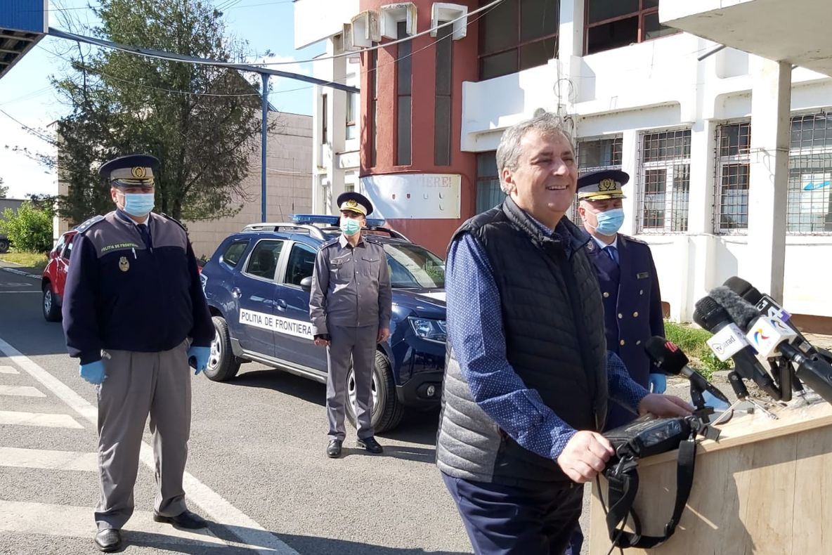 Arad: FOTO VIDEO Ministru MAI, Marcel Vela: De luni nu este deschisă activitatea ştrandurilor, piscinelor, bazinelor, sub nicio formă
