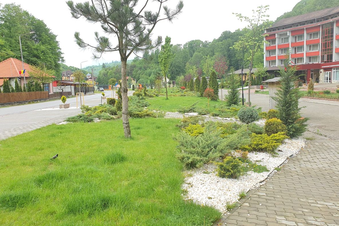 Arad: AUDIO Care este atmosfera de 1 mai, în singura stațiune din Arad, Moneasa, supranumită și "Perla Munților Apuseni" 