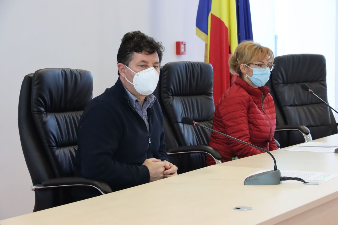 Arad: VIDEO Trei persoane vindecate de COVID-19 din Arad au donat sânge pentru extragerea plasmei cu anticorpi. Ce spun medicii